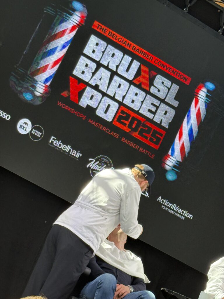 barbier aan het scheren