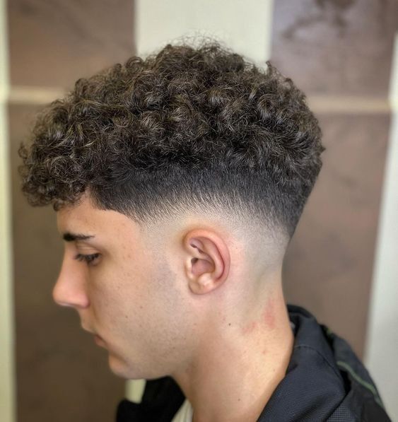 High Fade met Krullen zomerse herenkapsels