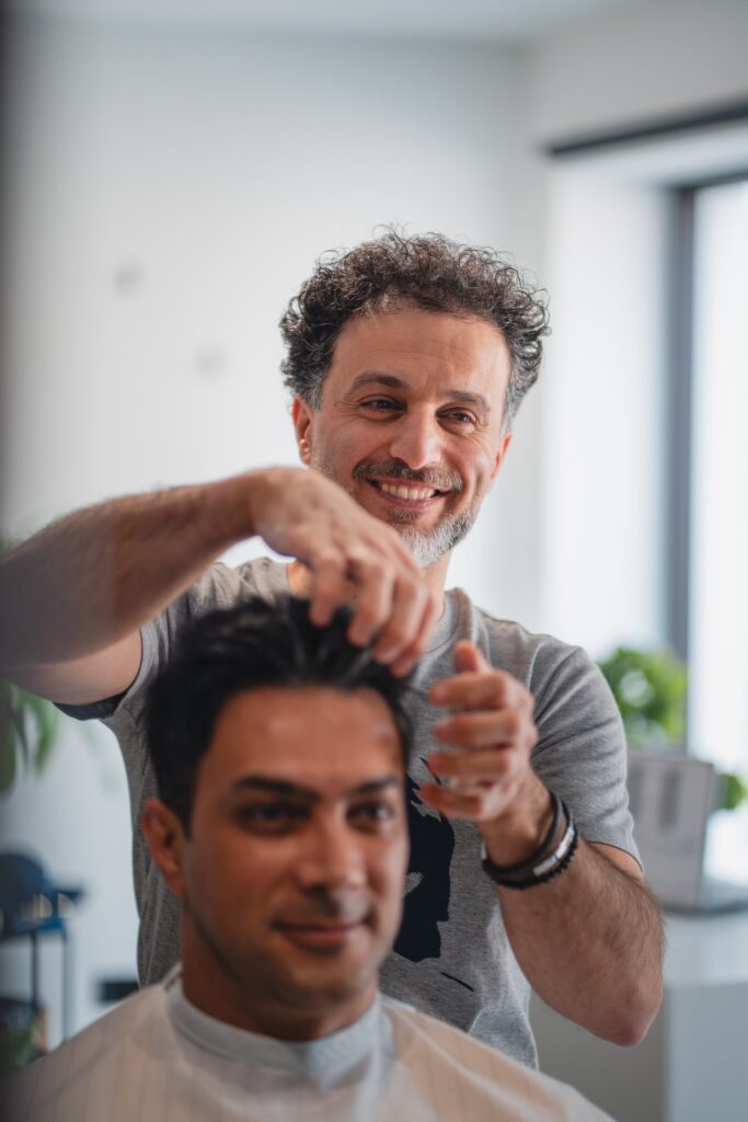 Herenthoutse mannen kiezen steeds vaker voor dit kapsalon in Hulshout